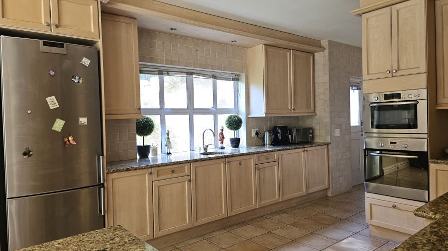 To Let 4 Bedroom Property for Rent in Hout Bay Western Cape